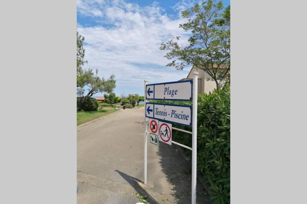 Studio 4 Personnes Bord De Mer Avec Piscine Wifi セルヴィオーヌ エクステリア 写真