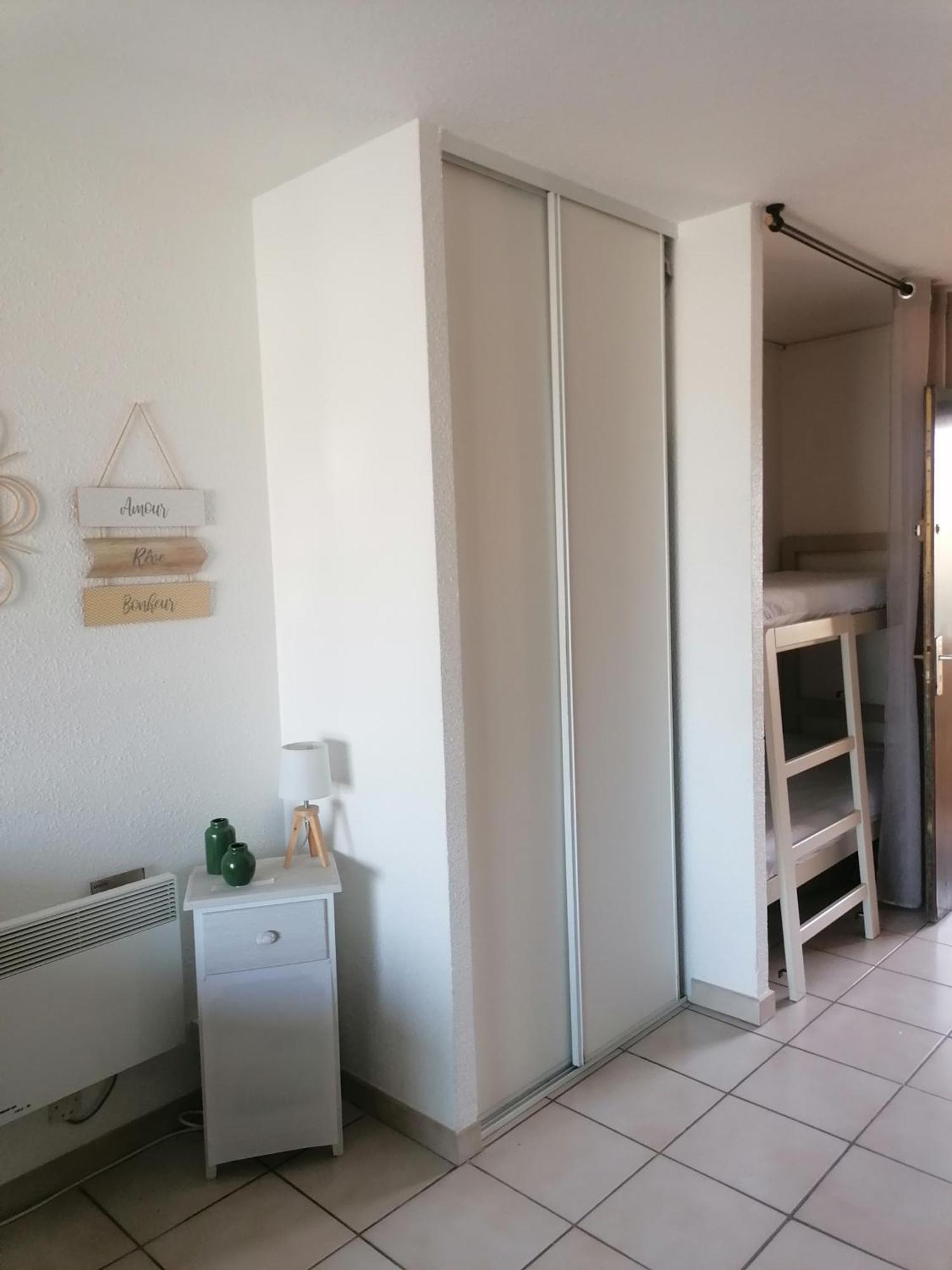 Studio 4 Personnes Bord De Mer Avec Piscine Wifi セルヴィオーヌ エクステリア 写真